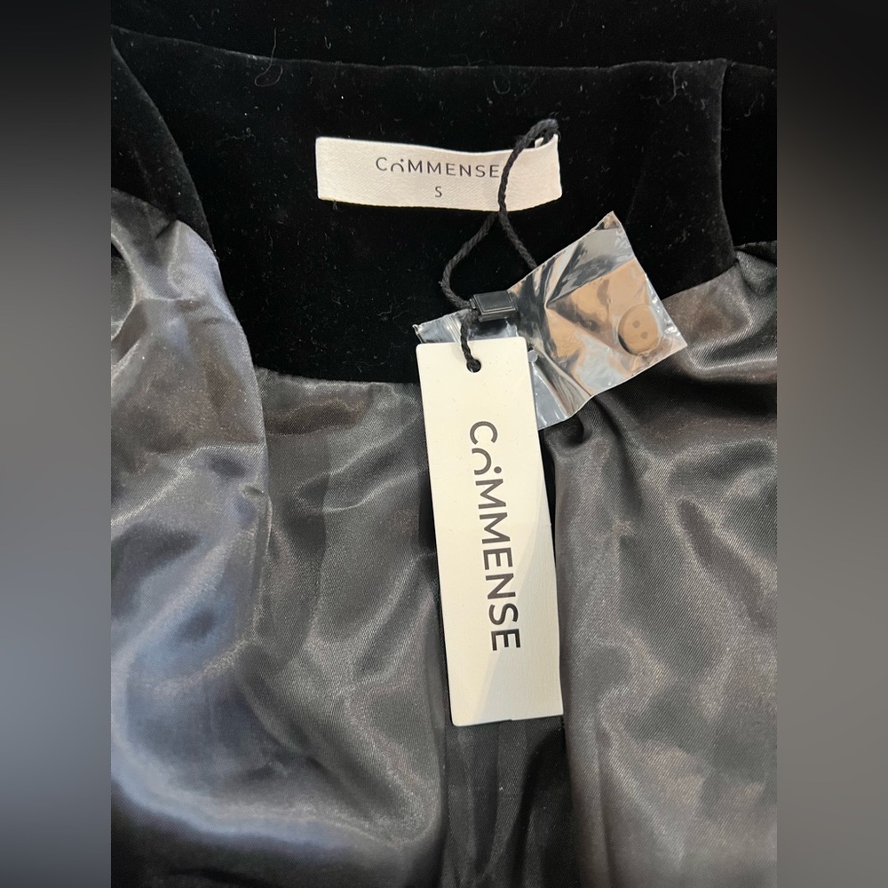 CoMMENSE Pleated Ruffle-Cuff Velvet Skirt Set
COLOR - Black Size Small NWT - Picture 8 of 16